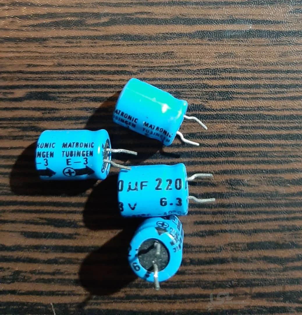 CAP 6.3V 220uF – خازن الکترولیت، ۲۲۰ میکروفاراد، ۶.۳ ولت ا برند Matronic