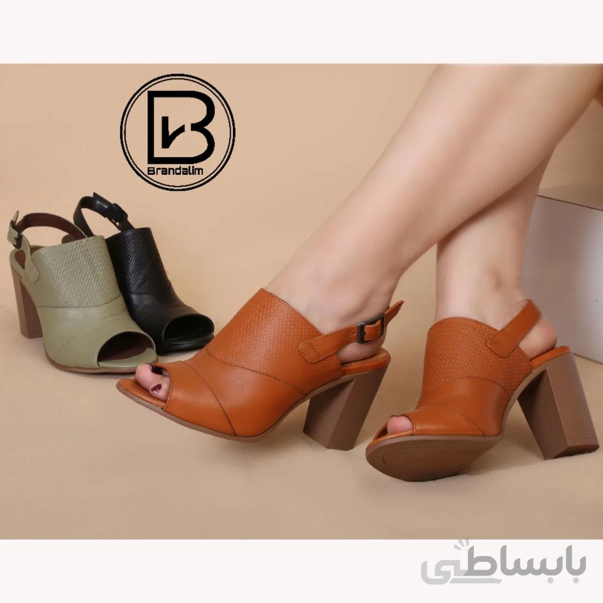 کفش پاشنه دار