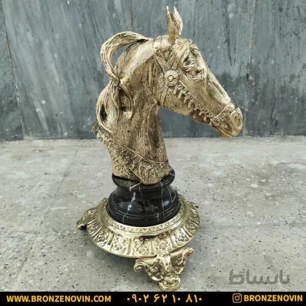 مجسمه برنزی طرح کله اسب پایه سنگی
