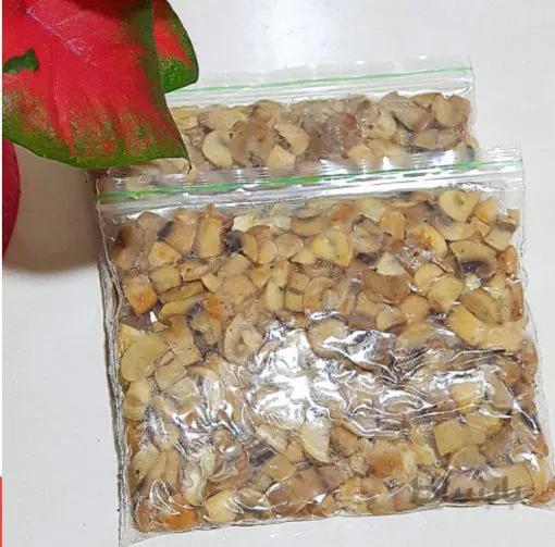 قارچ نگینی تفت داده شده یک کیلو-ارسال فقط برای تهران