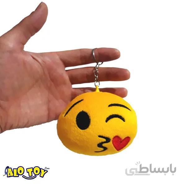 آویز پولیشی ایموجی مدل بوسه