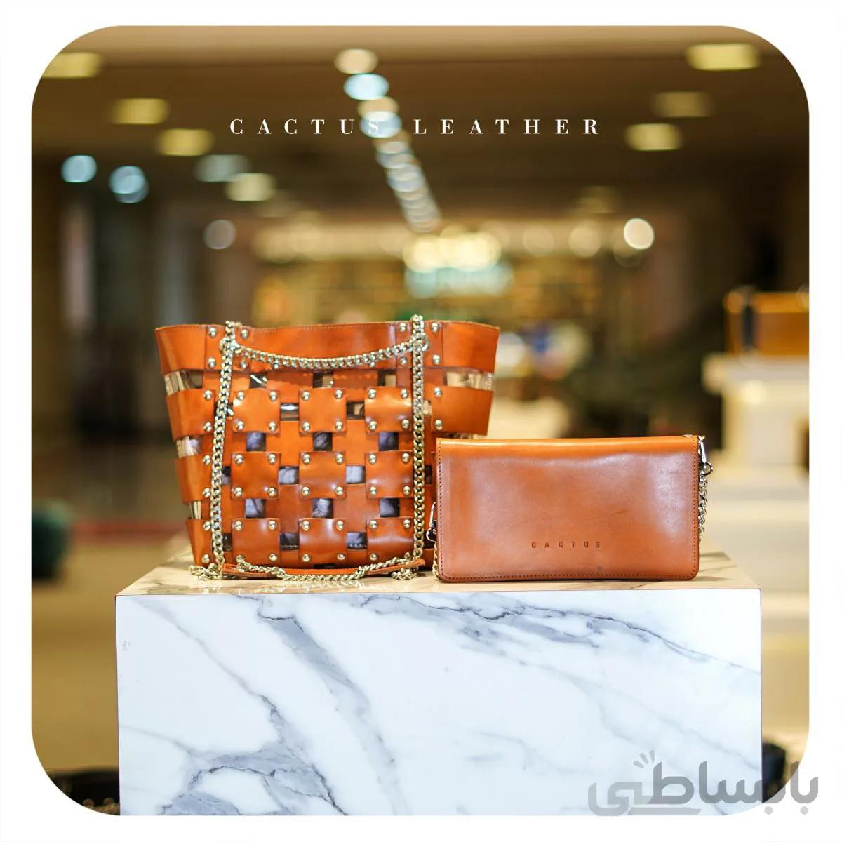 کیف دوشی چرم زنانه Wb3013