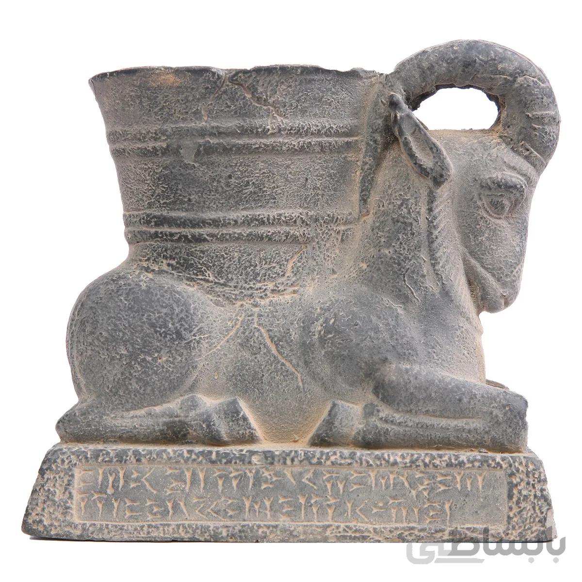 مجسمه تندیس و پیکره شهریار مدل ریتون گاو شاخدار کد MO1850