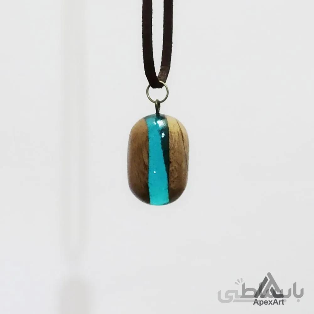گردنبند چوبی بیضی شکل کهربایی