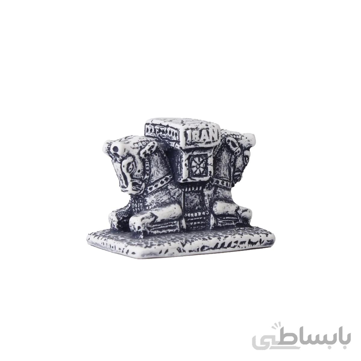 مجسمه سرستون اسب
