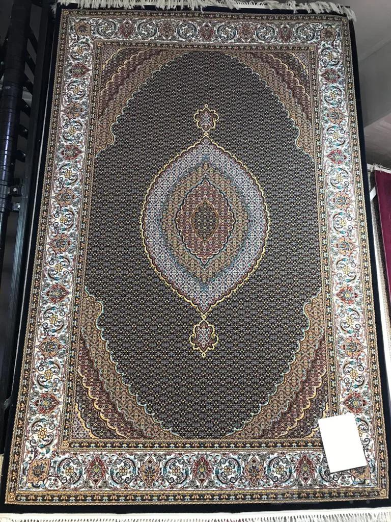 فرش مهستان طرح ریز ماهی زمینه سورمه ای