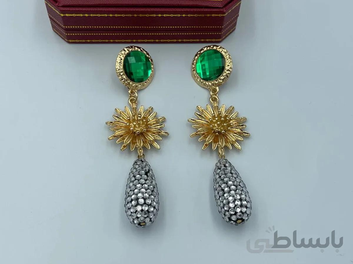 گوشواره زارا با نگین های سبز و آویز نگین کاری