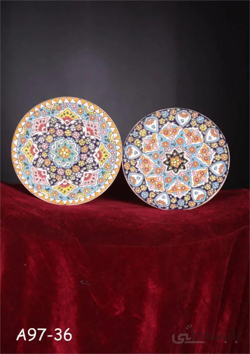 بشقاب میناکاری کد102 هنر زیبای سفال همدان با شهرت جهانی ا Enamel plate code 102-Beautiful art of Hamedan pottery with world fame