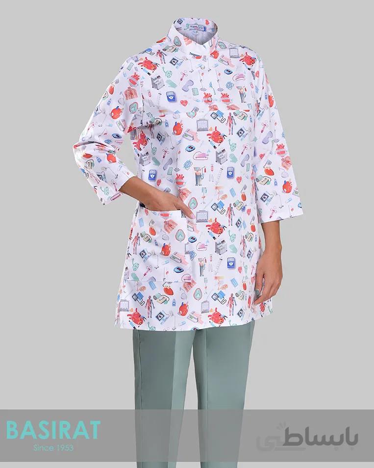 روپوش و شلوار پزشکی یقه دار زنانه طرح کاردیولوژی (اسکراب)