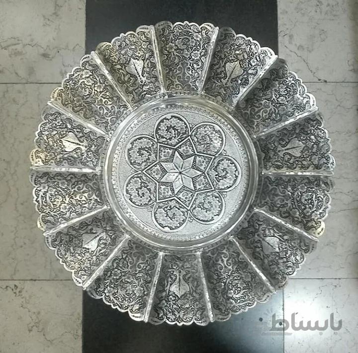 میوه خوری پایه دار سیاه قلم گل و مرغ و چهره نقره نما کد ۱۰۱۵۰۶