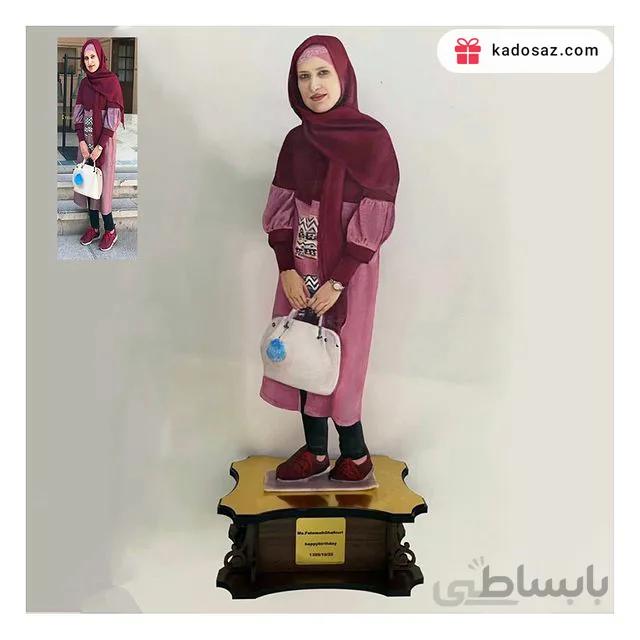 مجسمه سه بعدی ایستاده