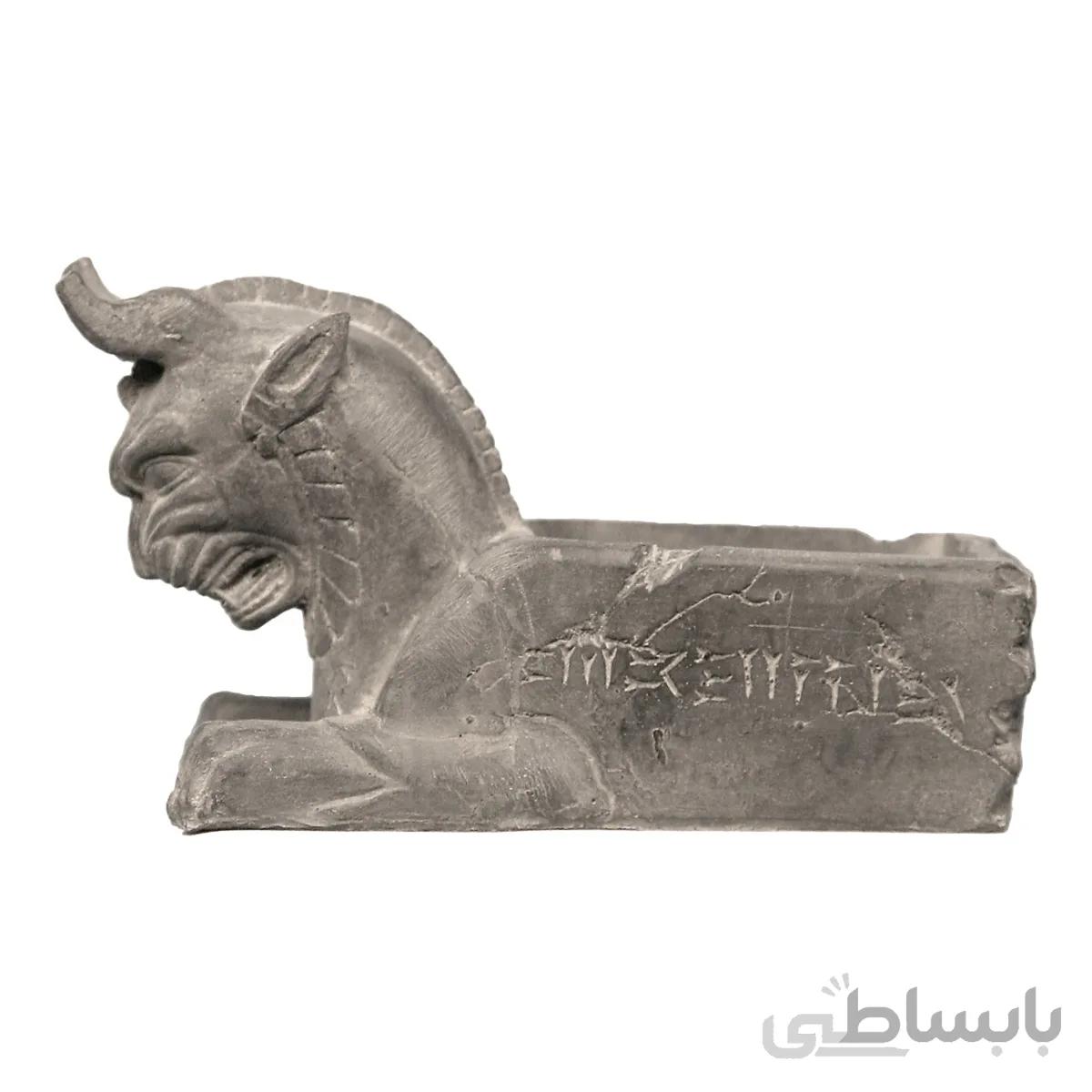 مجسمه تندیس و پیکره شهریار مدل جاکارتی ریتون شیر کد MO1990
