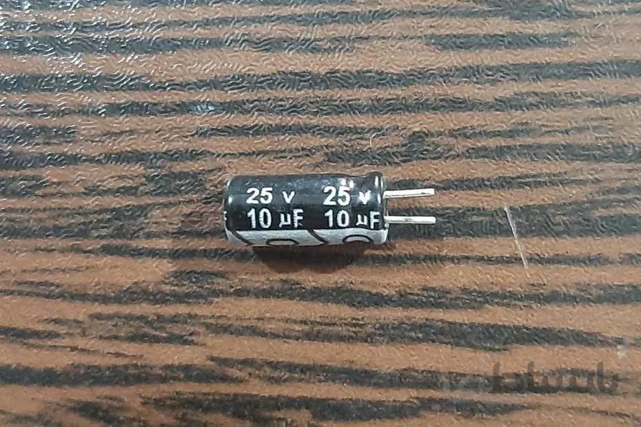 CAP 25V 10uF – خازن الکترولیت، ۲۵ ولت، ۱۰ میکروفاراد
