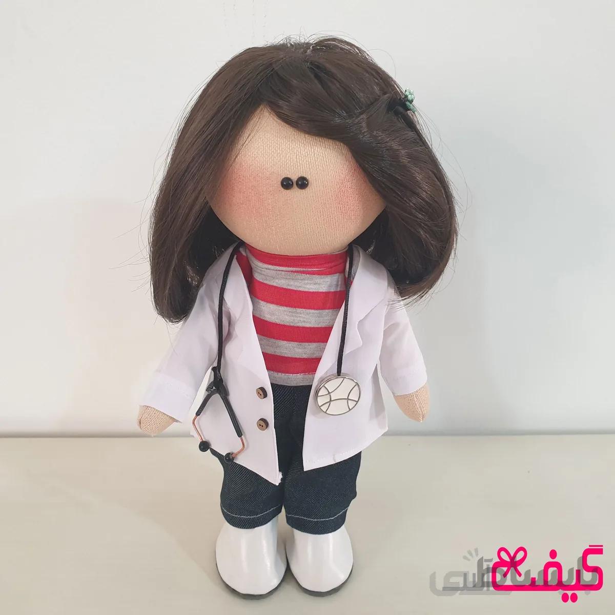 عروسک روسی مدل پزشک