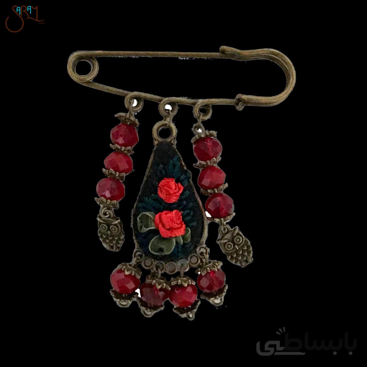 سنجاق سینه برنجی طرح انار مدل 1737