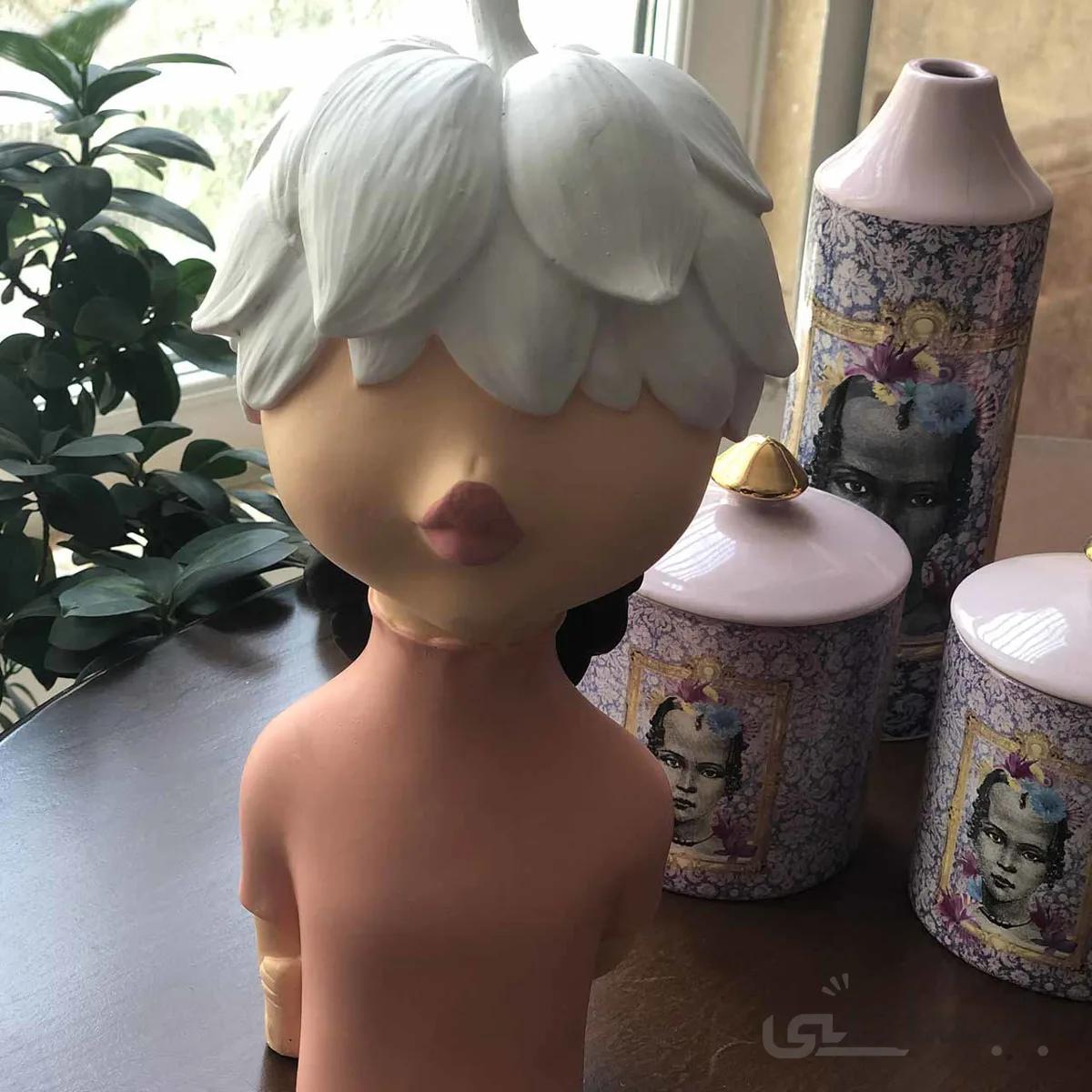 مجسمه طرح دختر مدل Madam ونداهایپر