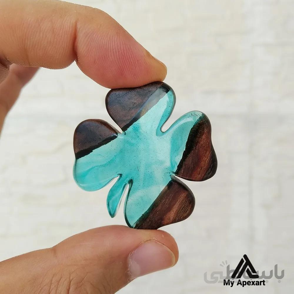 گردنبند چوبی و رزینی طرح شبدر
