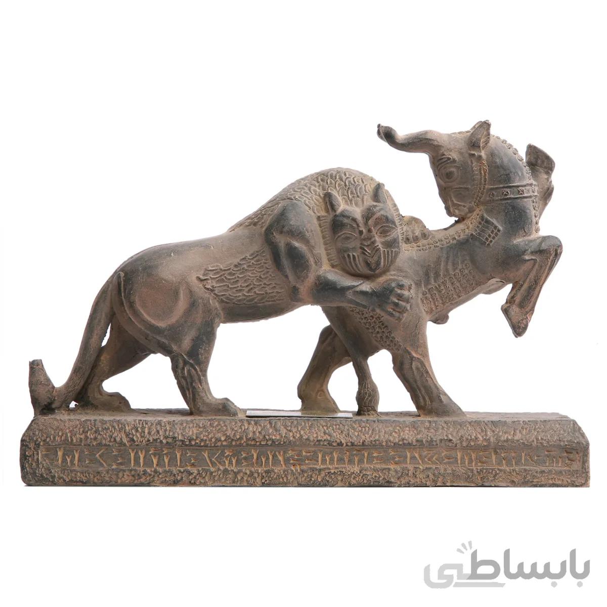 مجسمه تندیس و پیکره شهریار مدل جنگ شیر و گاو کد mo2230 سایز بزرگ