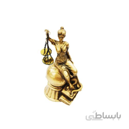 مجسمه فرشته عدالت نشسته
