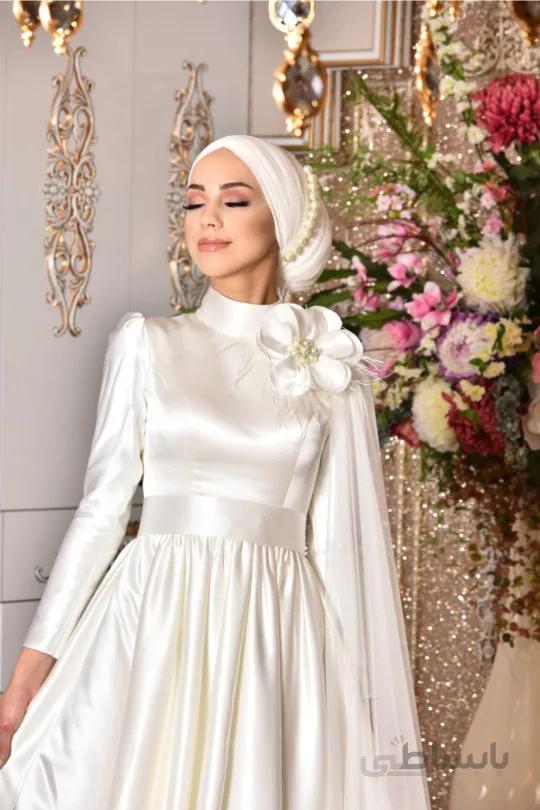 لباس عقد ساتن پردار سفید