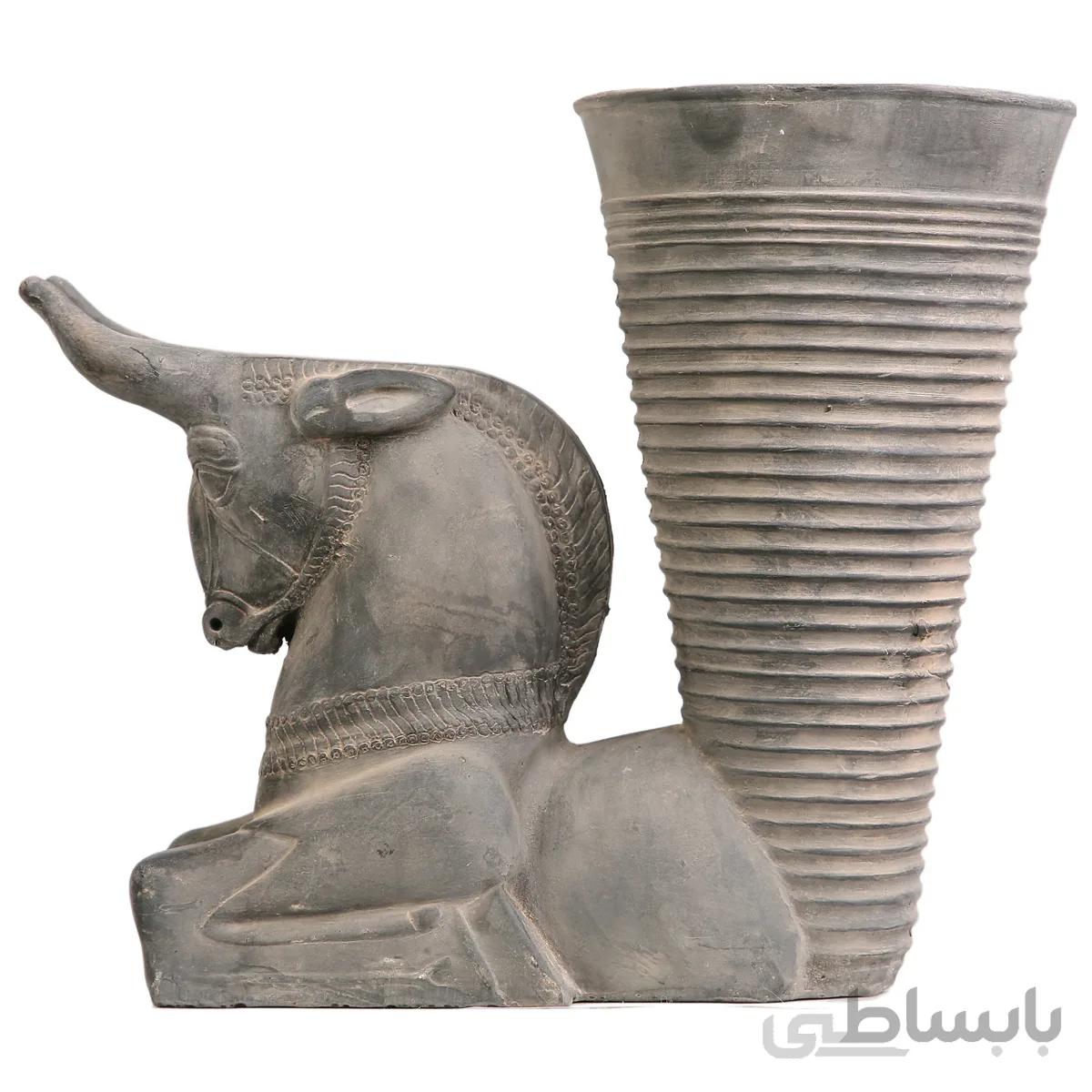 مجسمه تندیس و پیکره شهریار مدل ریتون گاو کد MO1550 سایز بزرگ