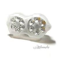 چراغ پلیسی جلو پنجره ای دوقلو