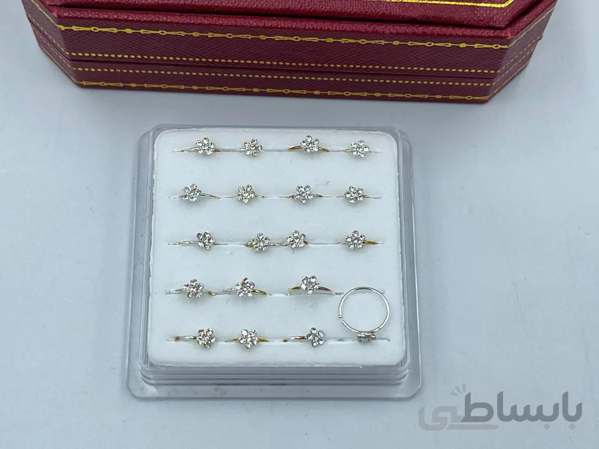 پیرسینگ بینی حلقه ای طرح گل