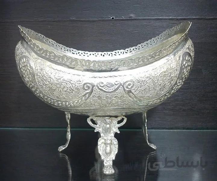 کاسه قلی پایه دار سیاه قلم نقره نما کد ۱۰۱۶۵۱