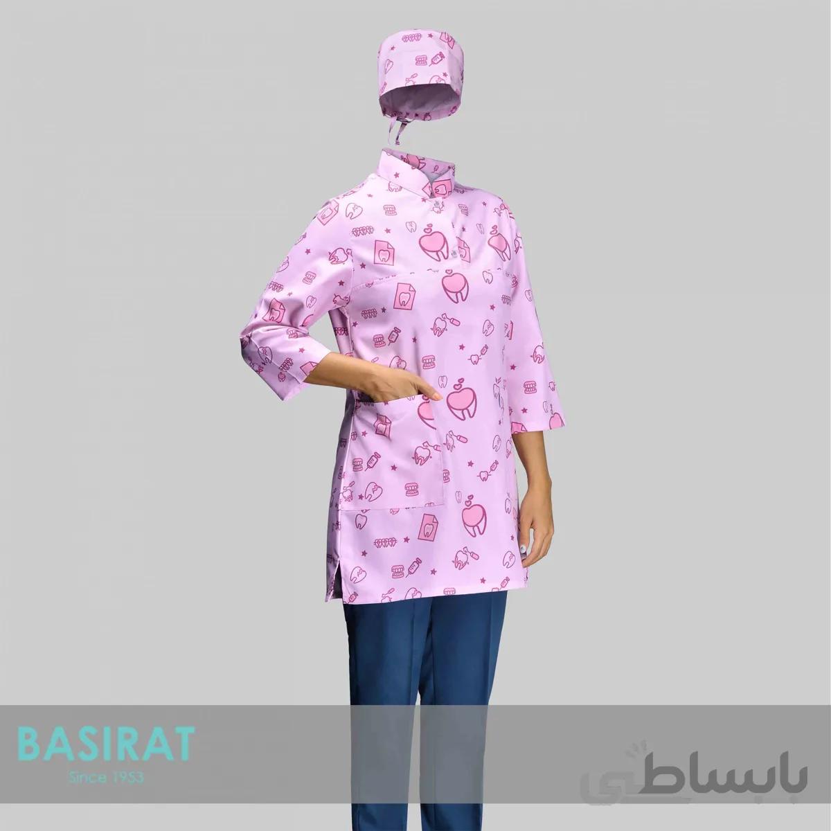 روپوش و شلوار پزشکی یقه دار زنانه طرح دندان صورتی (اسکراب)