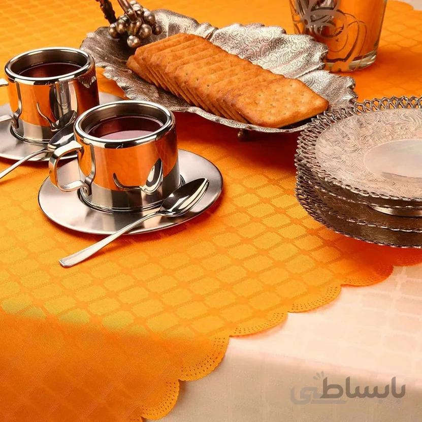 رومیزی ژاگارد 4نفره مربع 150*150 چهارخانه کرم