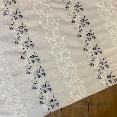 پارچه لنین سوزن دوزی طرح گلبرگ سفید کد 2815