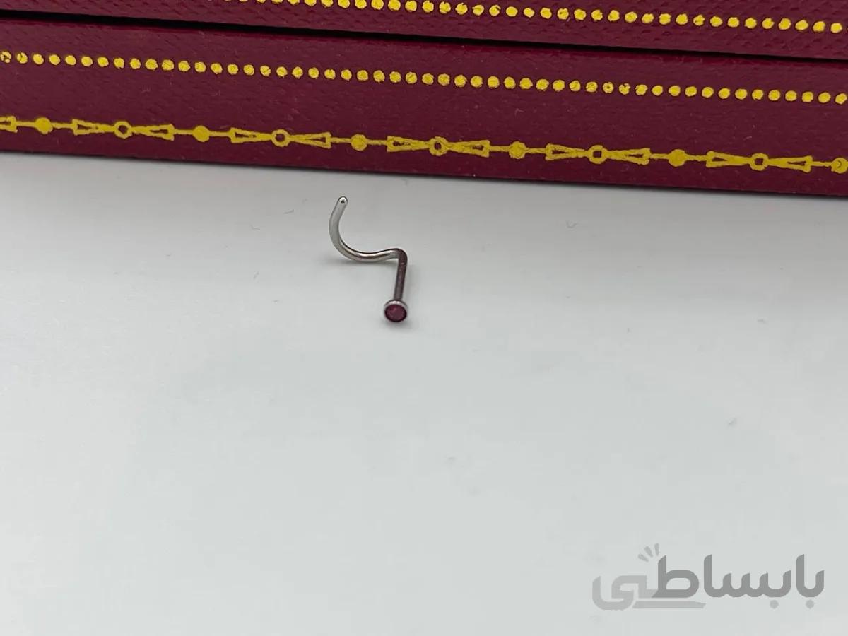 پیرسینگ بینی نقره ای نگین قرمز