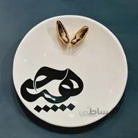 بشقاب سرامیکی گرد خطاطی کالیگرافی با پرنده طلا گرد طرح هیچ