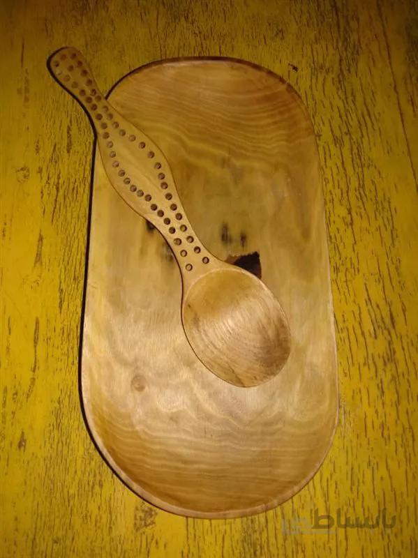آجیل خوری چوبی ساخته شده ازچوب گردوهمراه باقاشق کد 13193193313