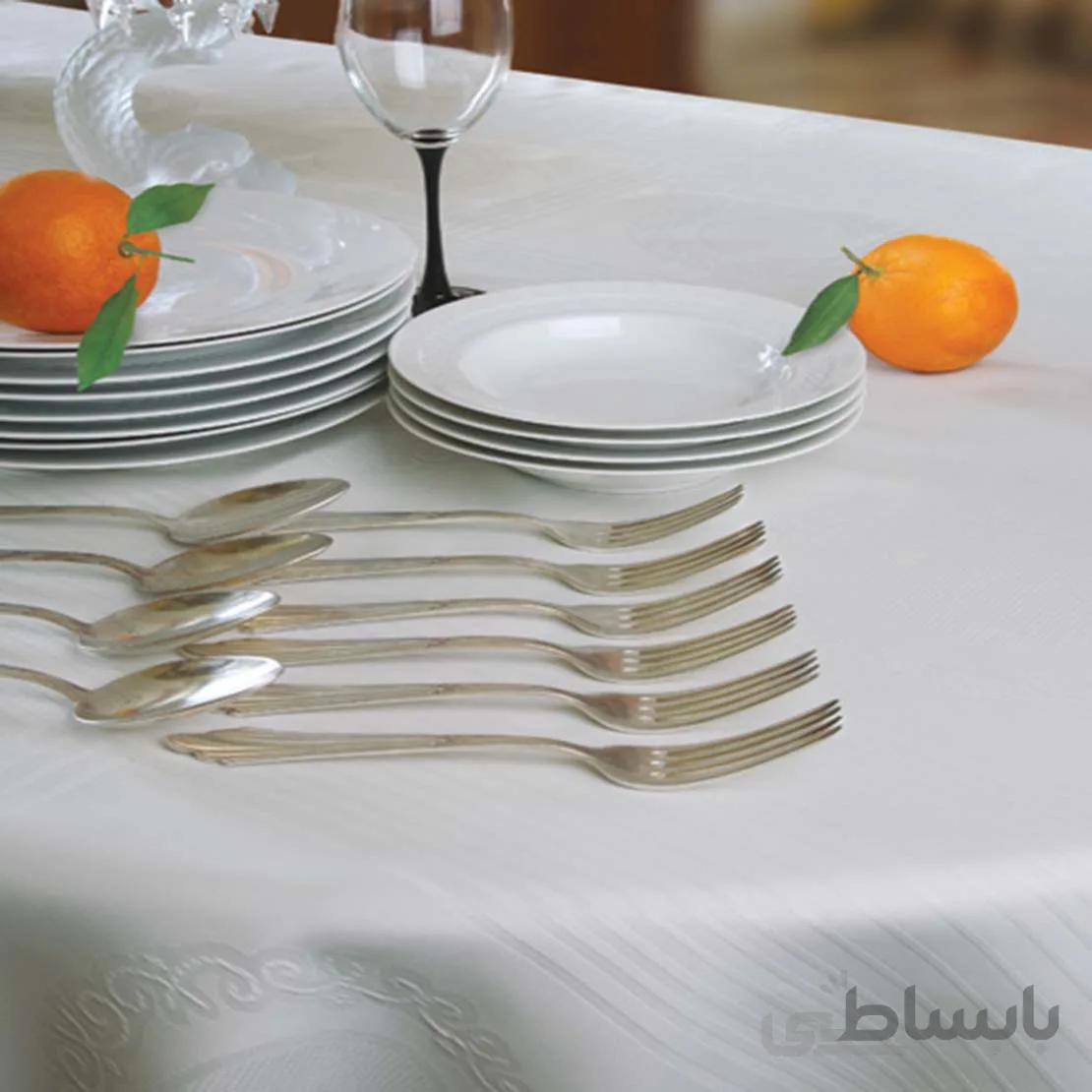 رومیزی ژاگارد 8 نفره مستطیل 220*150 طرح رمانس قدیم سفید