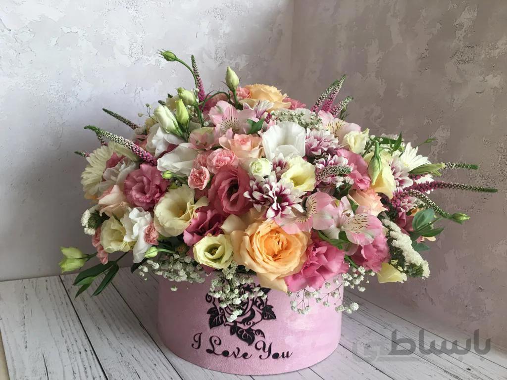 باکس تولد رنگی با گل رز لیسین