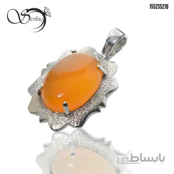 پلاک نقره شرف الشمس زنانه با نگین عقیق زرد