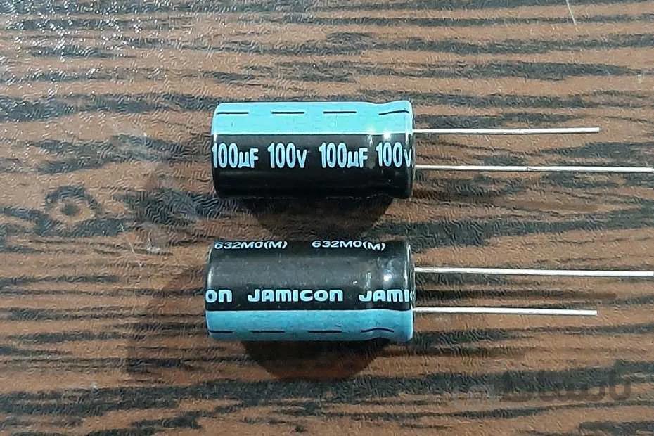 Cap 100V 100uF – خازن الکترولیت، ۱۰۰ ولت، ۱۰۰ میکروفاراد