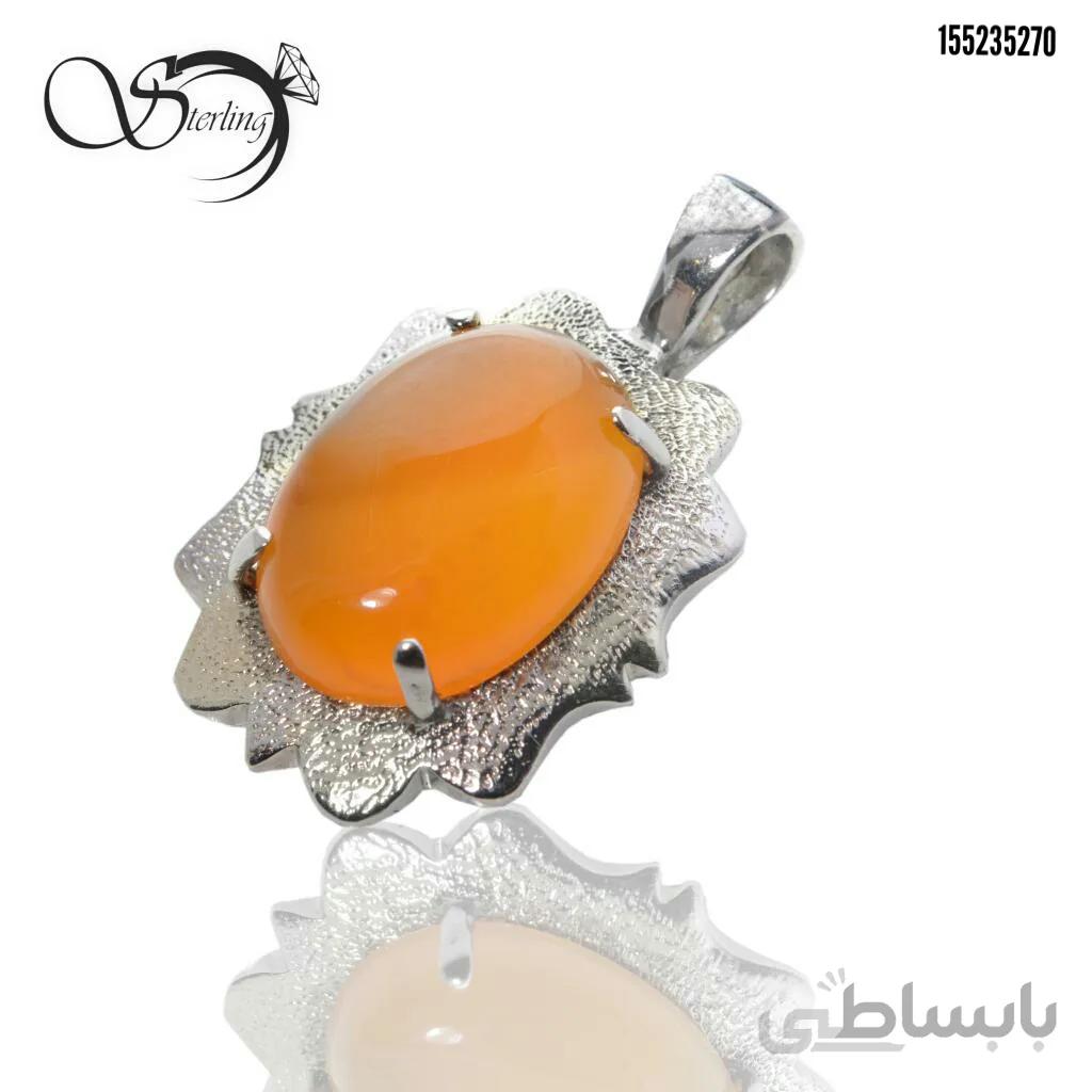 پلاک نقره شرف الشمس زنانه با نگین عقیق زرد