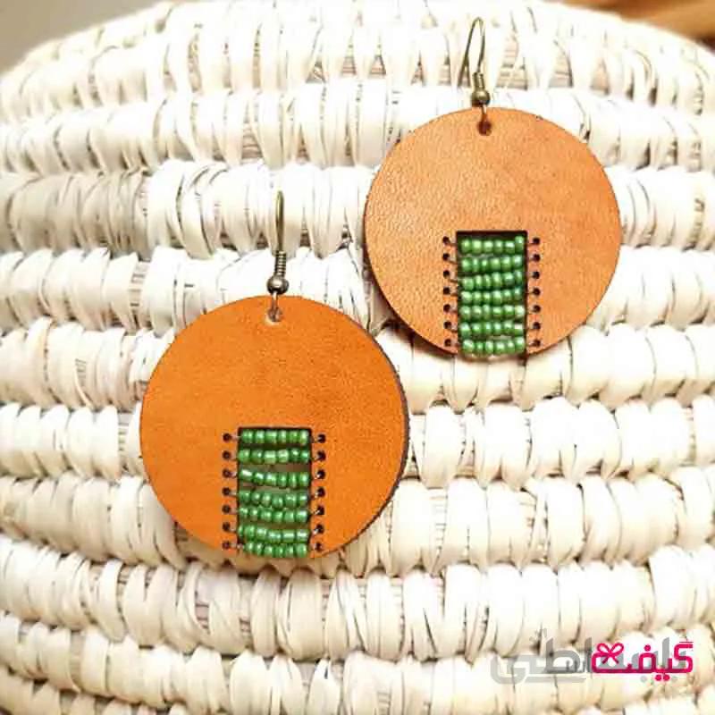 گوشواره چرم و منجوق مدل پند چهاردهم
