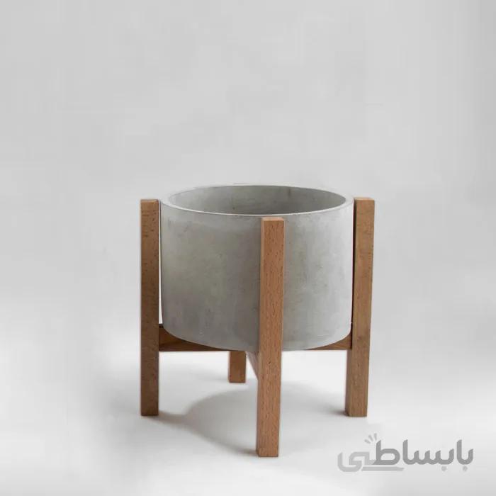 گلدان بتنی پایه دار کوچک