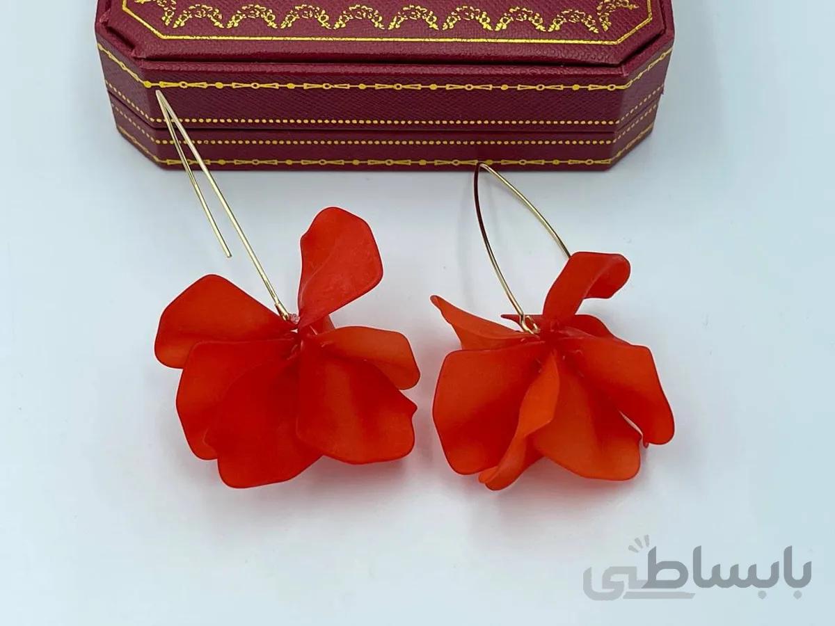 گوشواره گل در سه رنگ قرمز مشکی و یاسی