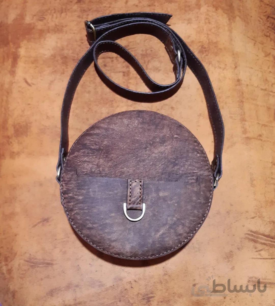 کیف دوشی دایره ای چرم شتری