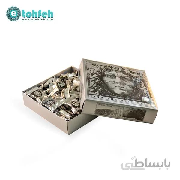 گز لقمه ای پسته شکلاتی طرح مدوزا جعبه مقوایی ۴۵۰گرمی