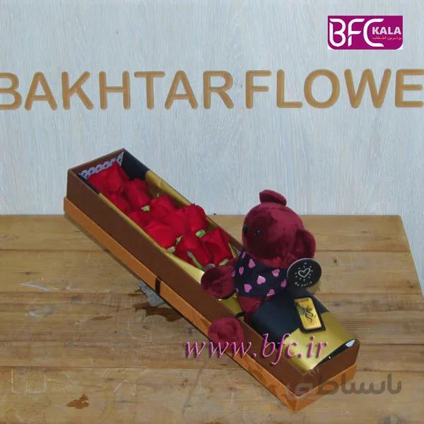 باکس گل جعبه کادویی با گل رز و عروسک