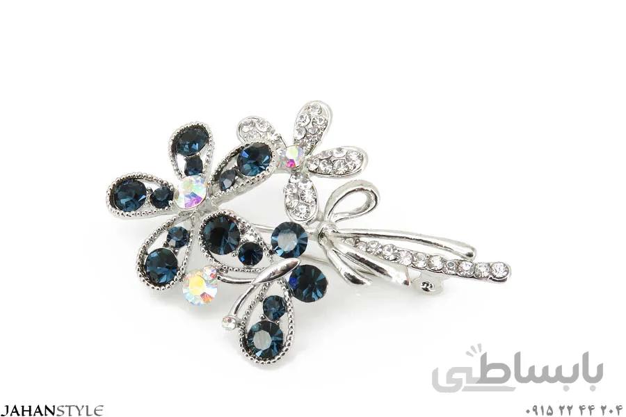 گل سینه طرح گل و پروانه