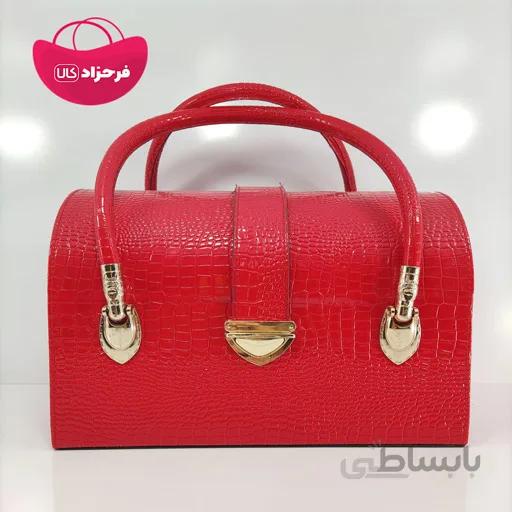 کیف لوازم آرایشی قرمز کوچک