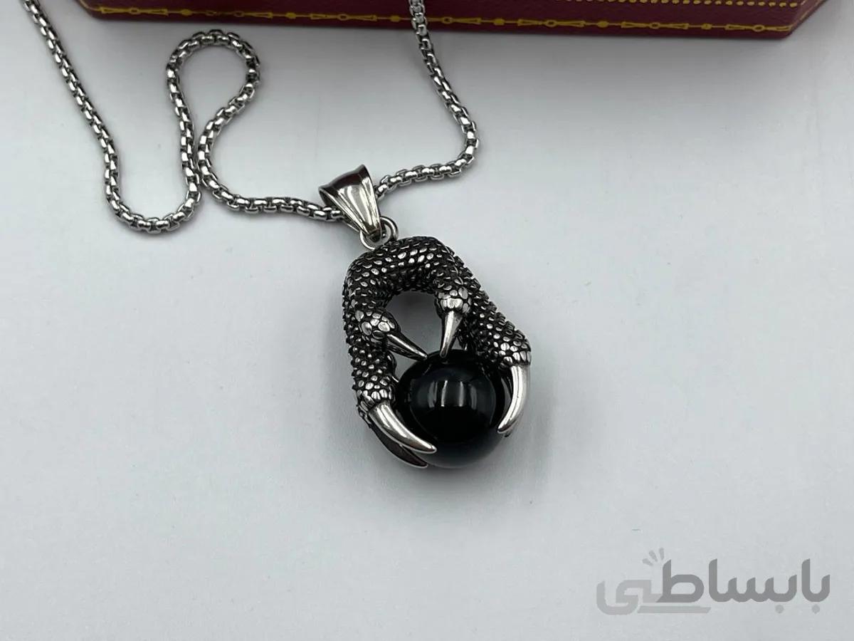 گردنبند چنگال و گوی مشکی مردانه