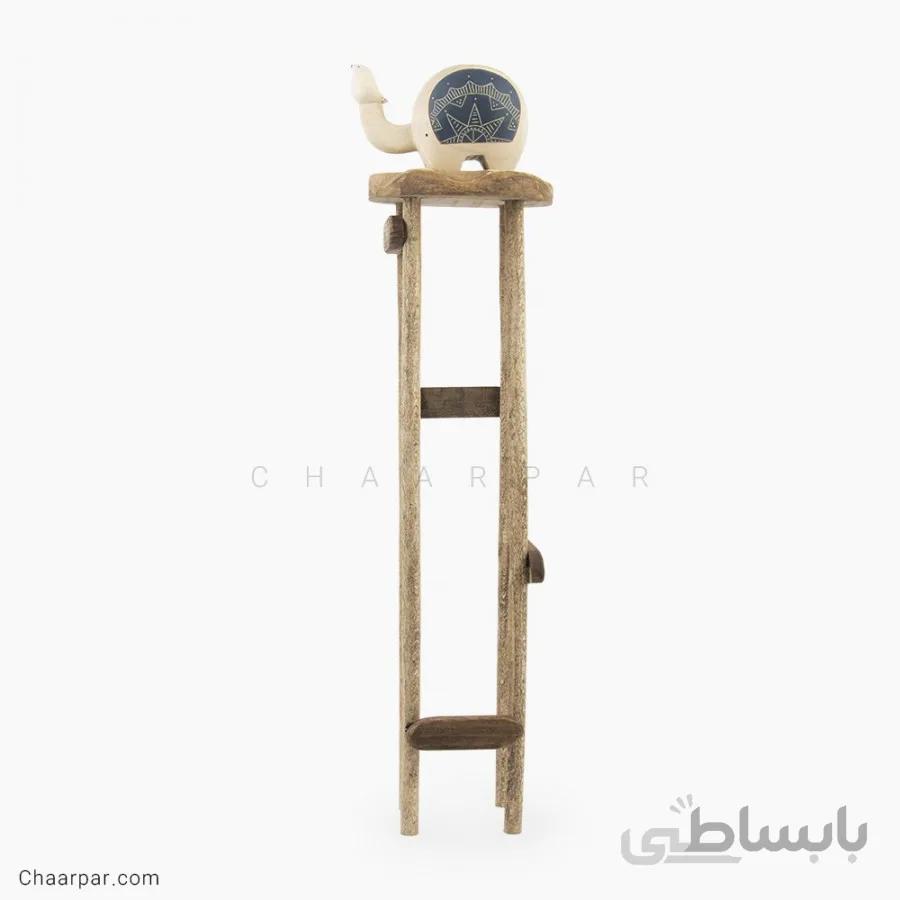 فیل و پرنده روی پایه
