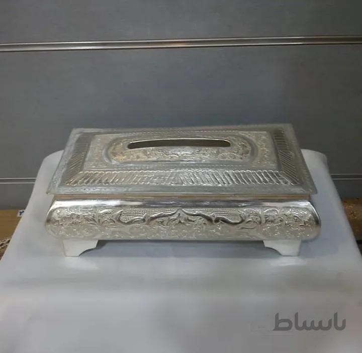 جادستمال کاغذی نقره نما کد ۱۰۱۱۷۲